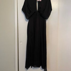 Beautiful black maxi deep v keyhole back